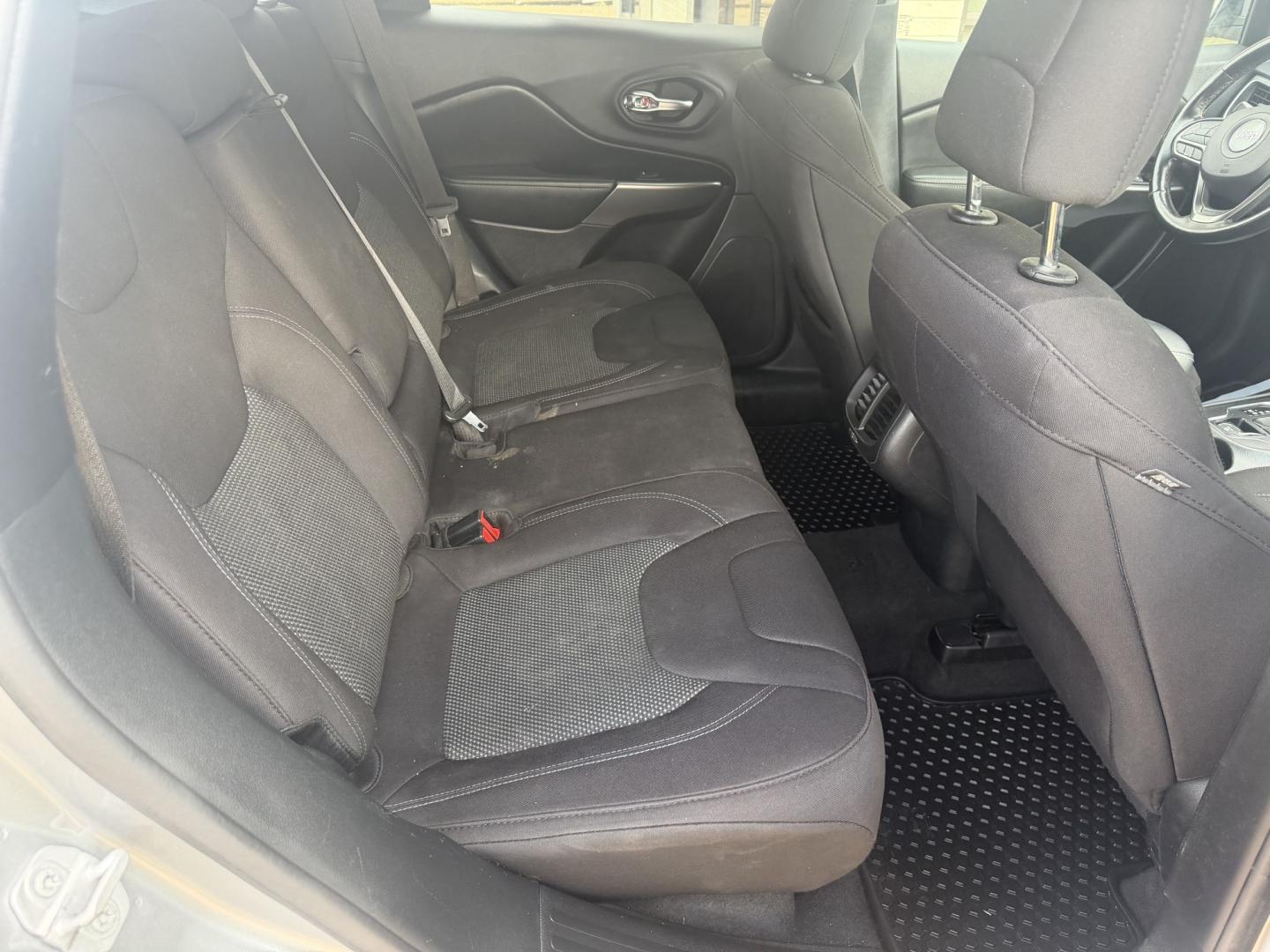 2020 SILVER JEEP CHEROKEE LATITUDE (1C4PJLCB2LD) , located at 922 W. Beacon St., Philadelphia, MS, 39350, (601) 650-3675, 32.770447, -89.127151- Photo#14