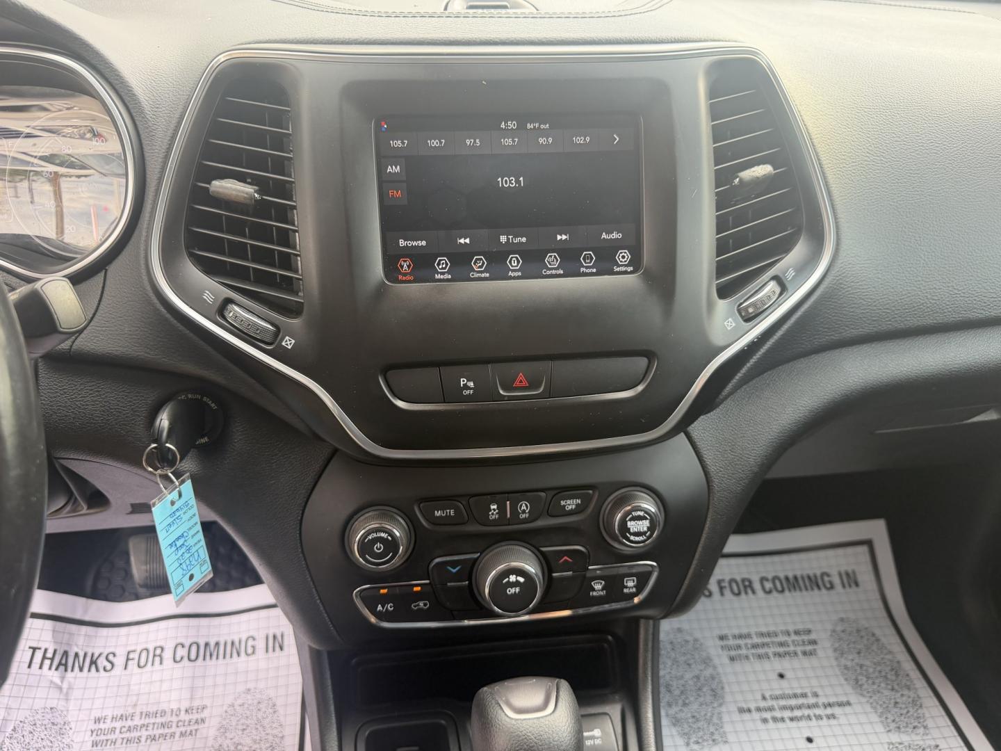 2020 SILVER JEEP CHEROKEE LATITUDE (1C4PJLCB2LD) , located at 922 W. Beacon St., Philadelphia, MS, 39350, (601) 650-3675, 32.770447, -89.127151- Photo#17