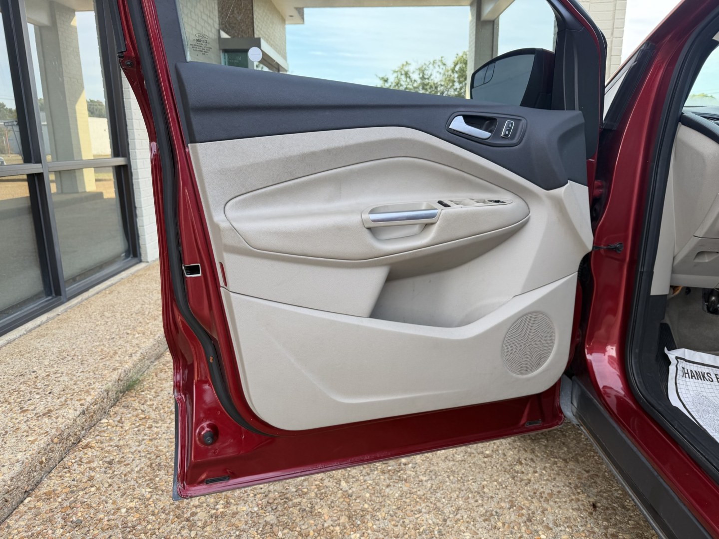 2016 RED FORD ESCAPE SE (1FMCU0G79GU) , located at 922 W. Beacon St., Philadelphia, MS, 39350, (601) 650-3675, 32.770447, -89.127151- Photo#8