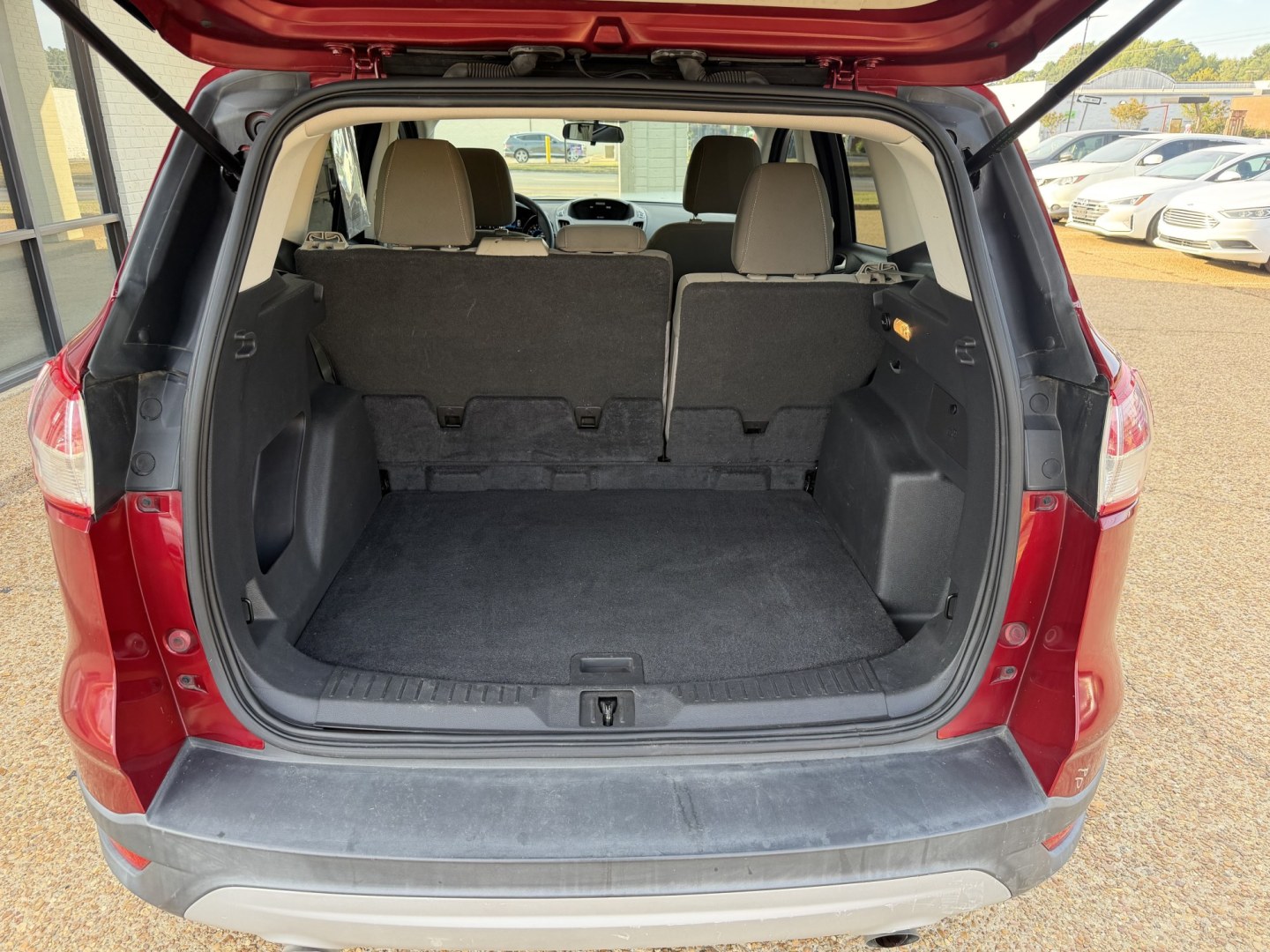 2016 RED FORD ESCAPE SE (1FMCU0G79GU) , located at 922 W. Beacon St., Philadelphia, MS, 39350, (601) 650-3675, 32.770447, -89.127151- Photo#18