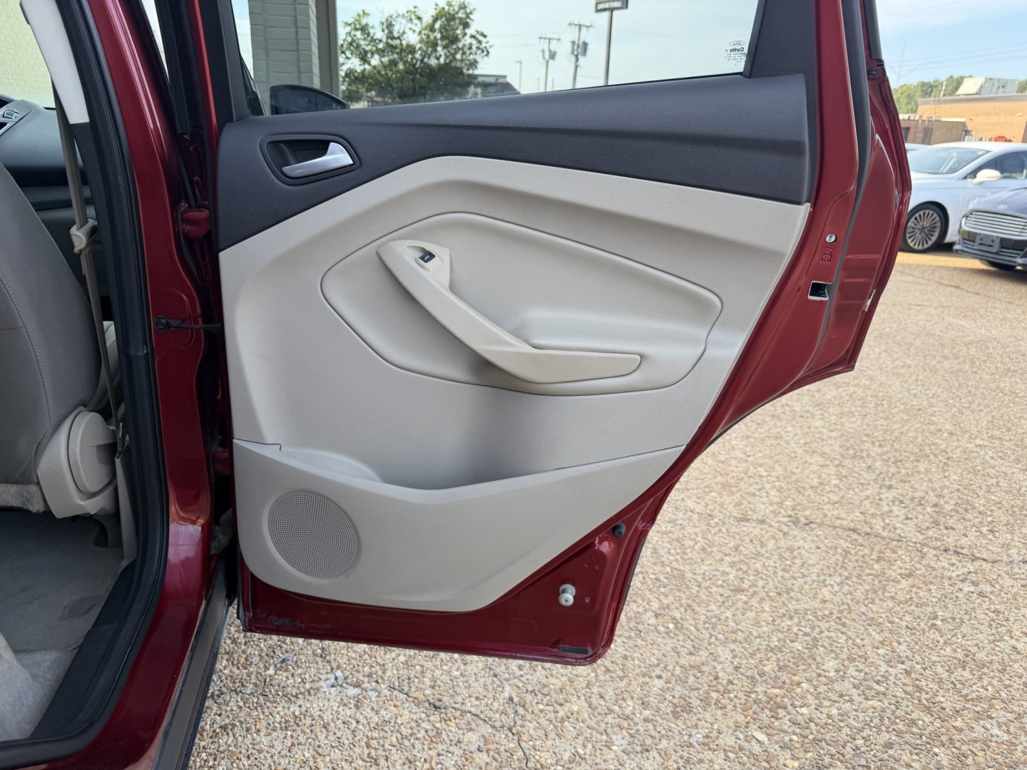 2016 RED FORD ESCAPE SE (1FMCU0G79GU) , located at 922 W. Beacon St., Philadelphia, MS, 39350, (601) 650-3675, 32.770447, -89.127151- Photo#15