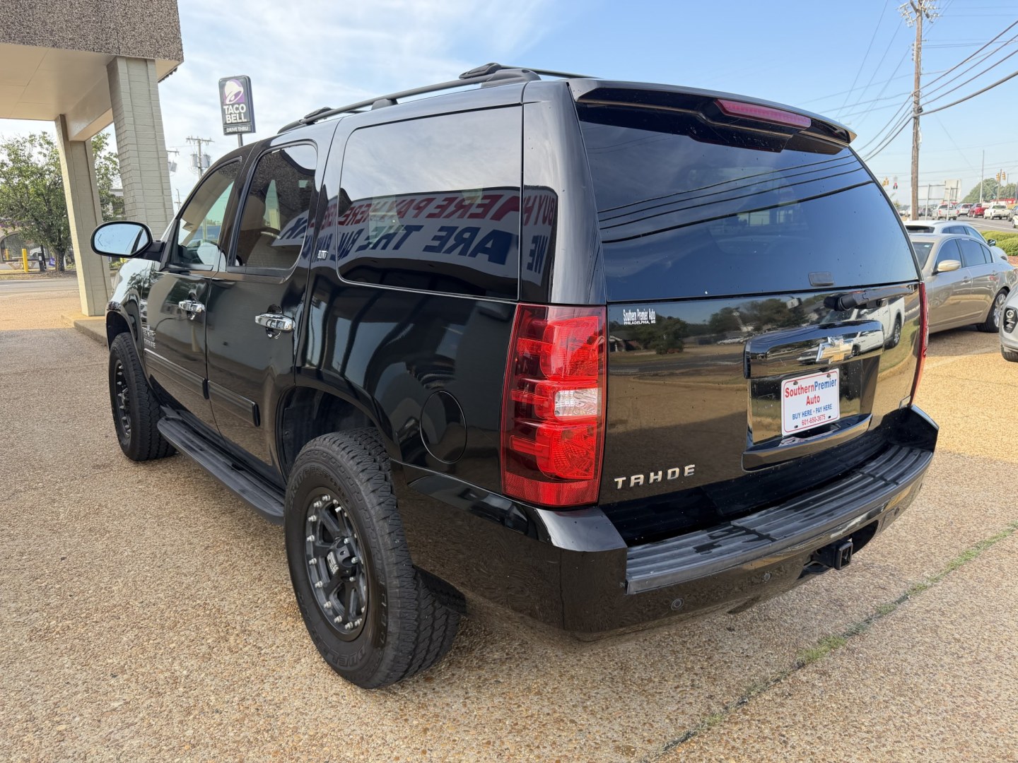 2011 BLACK CHEVROLET TAHOE LT (1GNSCBE0XBR) , located at 922 W. Beacon St., Philadelphia, MS, 39350, (601) 650-3675, 32.770447, -89.127151- Photo#3