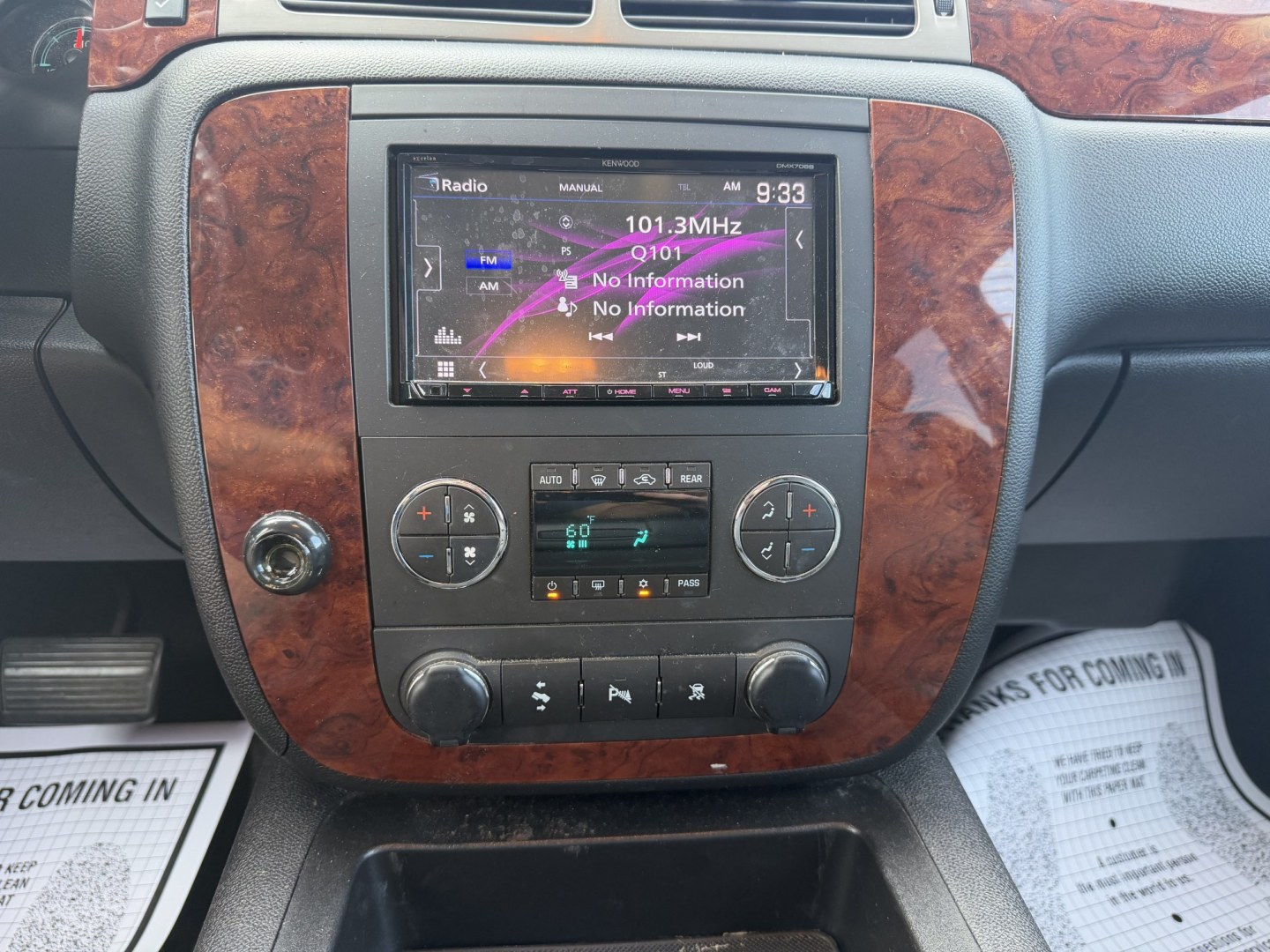 2011 BLACK CHEVROLET TAHOE LT (1GNSCBE0XBR) , located at 922 W. Beacon St., Philadelphia, MS, 39350, (601) 650-3675, 32.770447, -89.127151- Photo#17