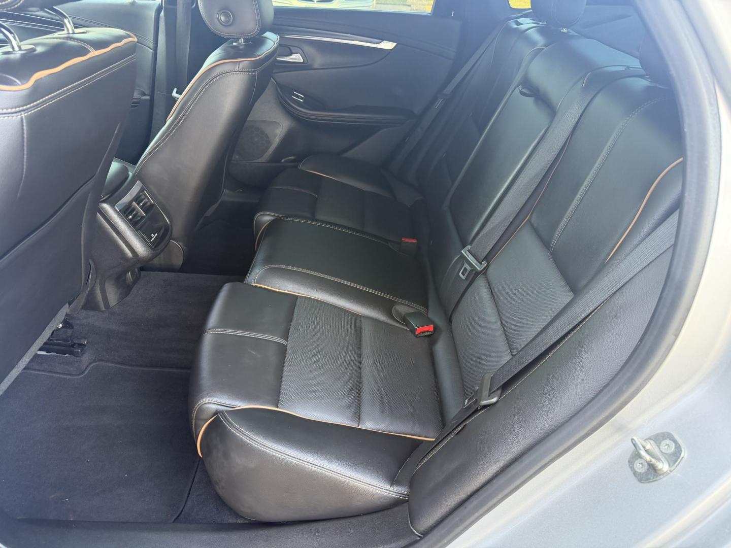 2018 SILVER CHEVROLET IMPALA PREMIER (2LZ) (2G1125S31J9) , located at 922 W. Beacon St., Philadelphia, MS, 39350, (601) 650-3675, 32.770447, -89.127151- Photo#13