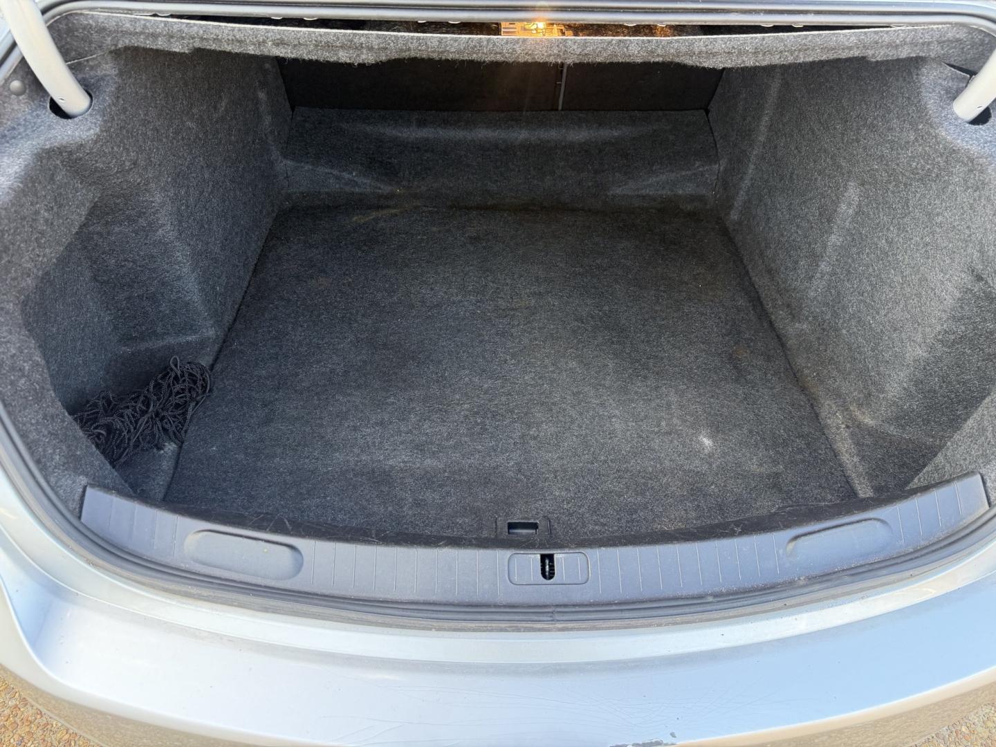 2018 SILVER CHEVROLET IMPALA PREMIER (2LZ) (2G1125S31J9) , located at 922 W. Beacon St., Philadelphia, MS, 39350, (601) 650-3675, 32.770447, -89.127151- Photo#19