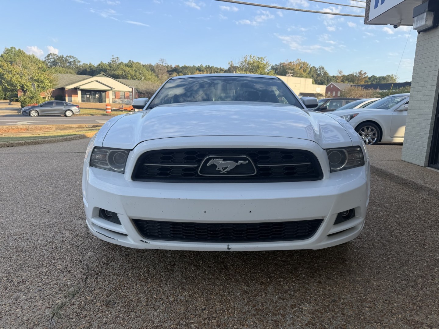 2014 WHITE FORD MUSTANG BASE (1ZVBP8AM4E5) , located at 922 W. Beacon St., Philadelphia, MS, 39350, (601) 650-3675, 32.770447, -89.127151- Photo#1