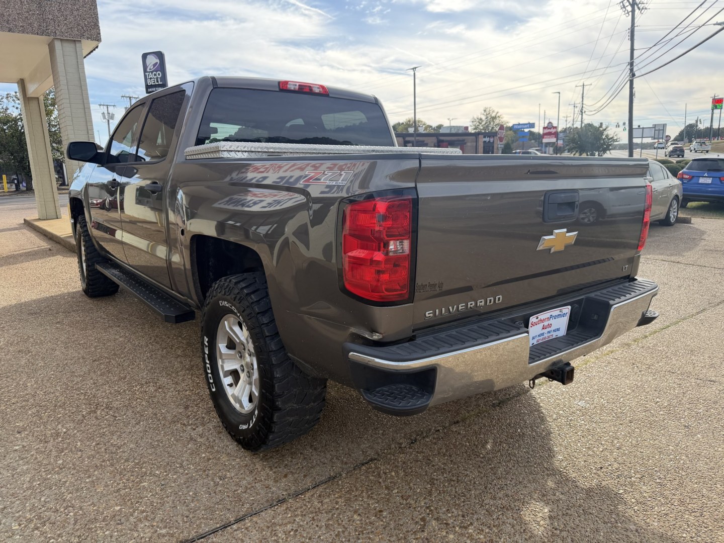 2014 BROWN CHEVROLET SILVERADO LT (3GCUKREC0EG) , located at 922 W. Beacon St., Philadelphia, MS, 39350, (601) 650-3675, 32.770447, -89.127151- Photo#3