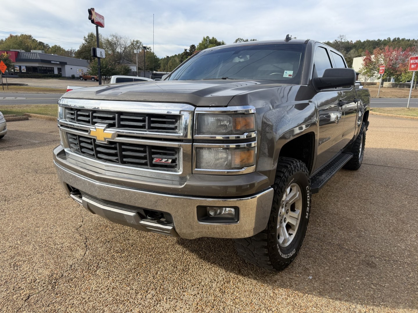 2014 BROWN CHEVROLET SILVERADO LT (3GCUKREC0EG) , located at 922 W. Beacon St., Philadelphia, MS, 39350, (601) 650-3675, 32.770447, -89.127151- Photo#2