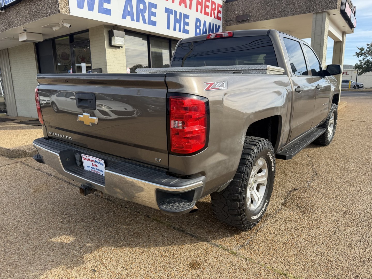 2014 BROWN CHEVROLET SILVERADO LT (3GCUKREC0EG) , located at 922 W. Beacon St., Philadelphia, MS, 39350, (601) 650-3675, 32.770447, -89.127151- Photo#5