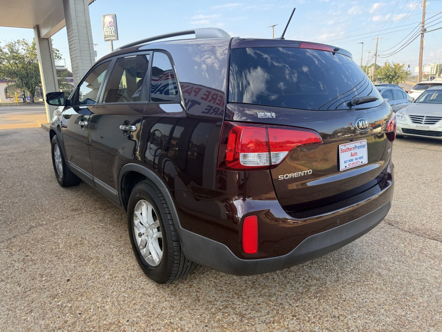 2015 BURGUNDY KIA SORENTO LX (5XYKT4A62FG) , located at 922 W. Beacon St., Philadelphia, MS, 39350, (601) 650-3675, 32.770447, -89.127151- Photo#3
