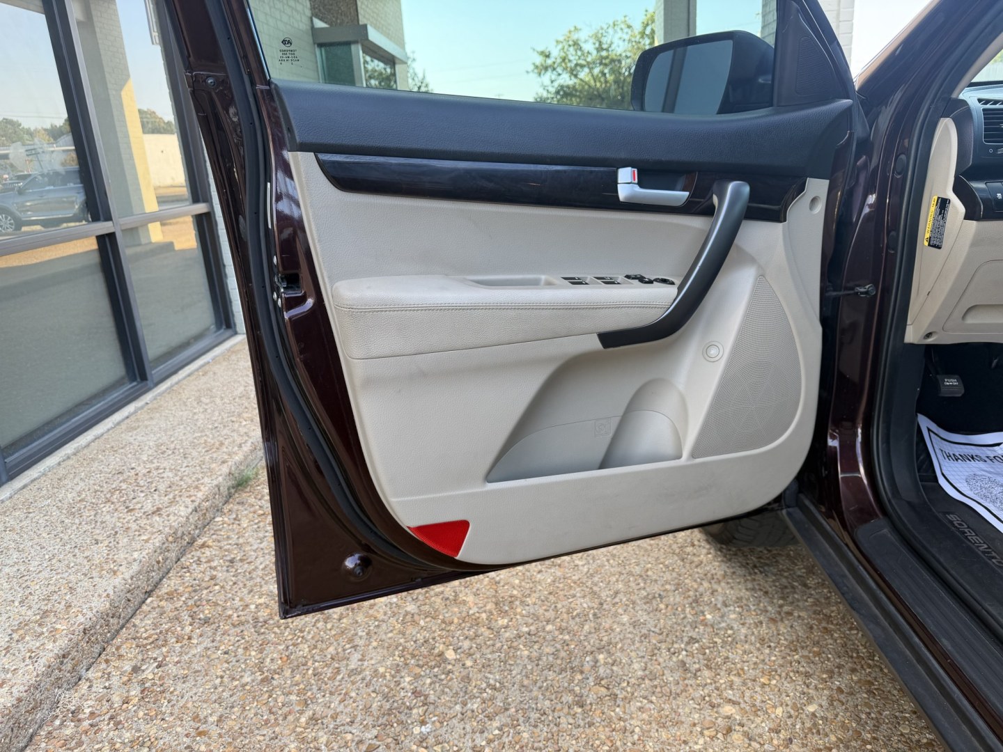 2015 BURGUNDY KIA SORENTO LX (5XYKT4A62FG) , located at 922 W. Beacon St., Philadelphia, MS, 39350, (601) 650-3675, 32.770447, -89.127151- Photo#8