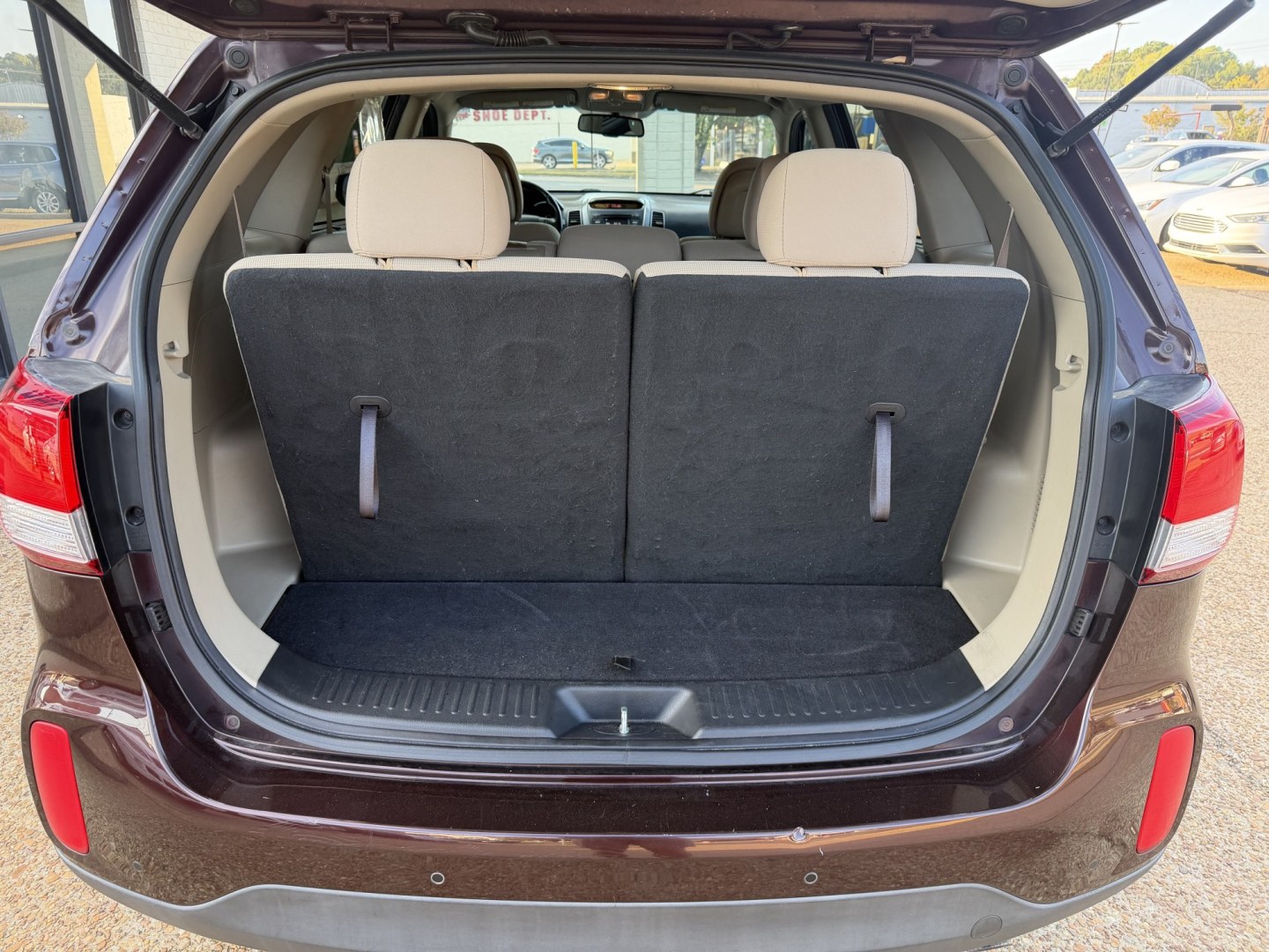 2015 BURGUNDY KIA SORENTO LX (5XYKT4A62FG) , located at 922 W. Beacon St., Philadelphia, MS, 39350, (601) 650-3675, 32.770447, -89.127151- Photo#19