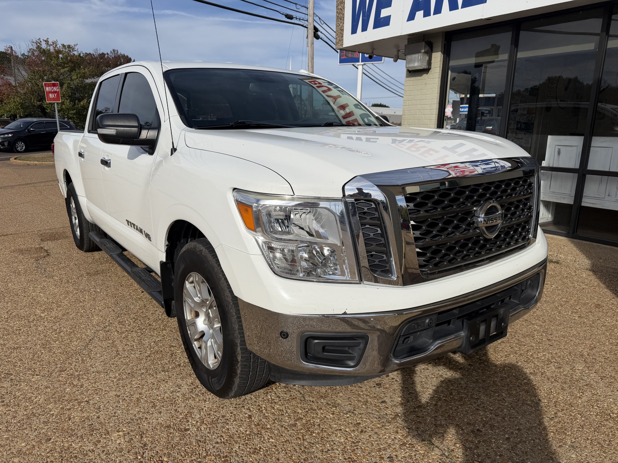 photo of 2018 NISSAN TITAN SV 