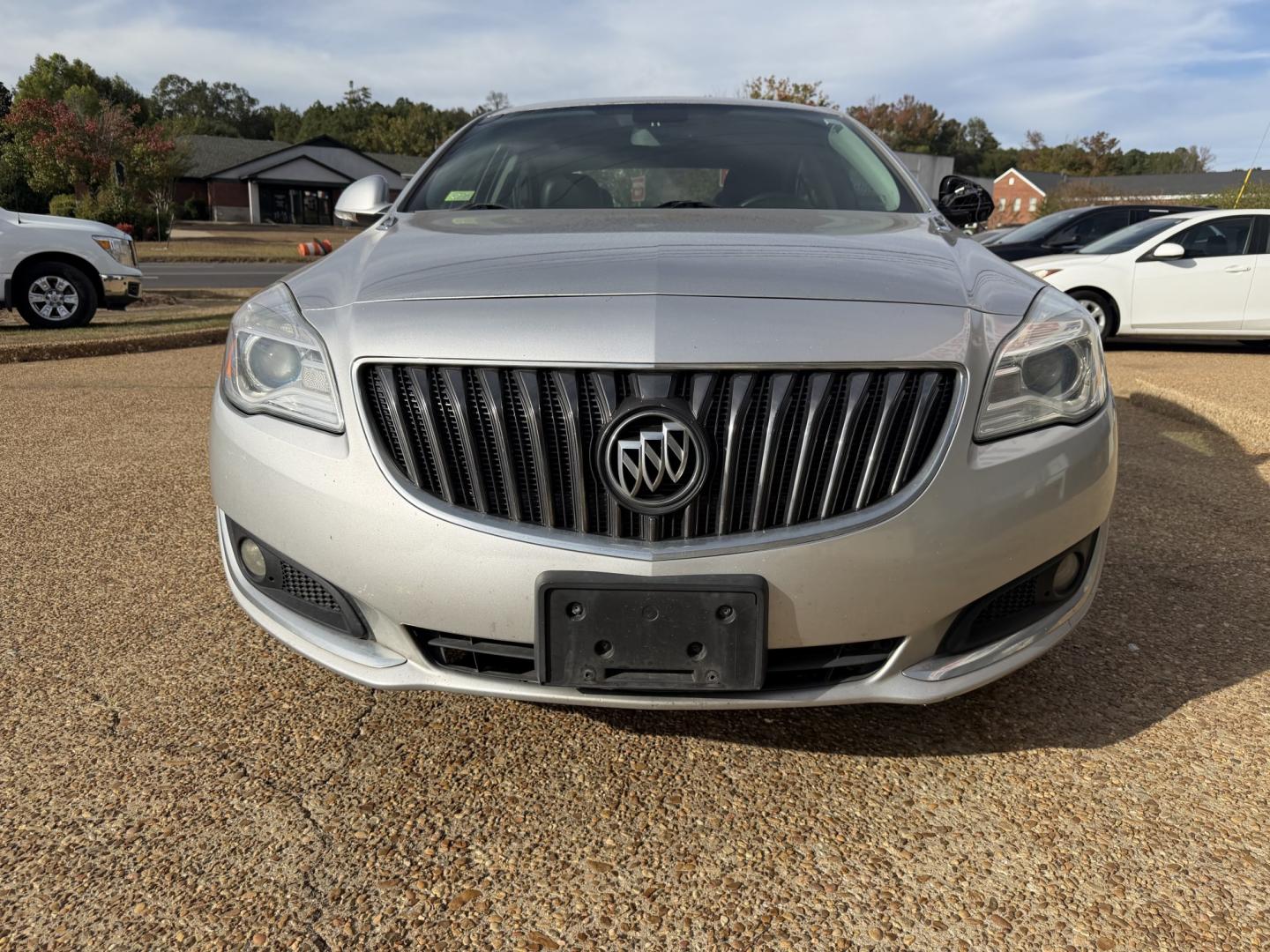 2014 SILVER BUICK REGAL (2G4GM5ER0E9) , located at 922 W. Beacon St., Philadelphia, MS, 39350, (601) 650-3675, 32.770447, -89.127151- Photo#1