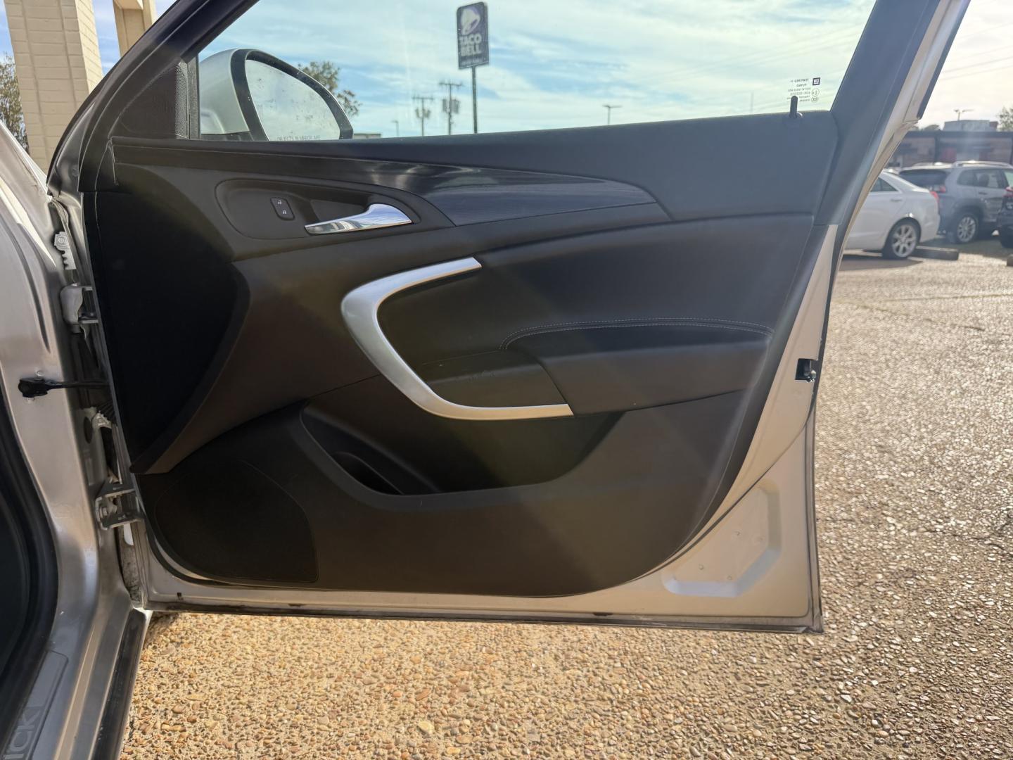 2014 SILVER BUICK REGAL (2G4GM5ER0E9) , located at 922 W. Beacon St., Philadelphia, MS, 39350, (601) 650-3675, 32.770447, -89.127151- Photo#11