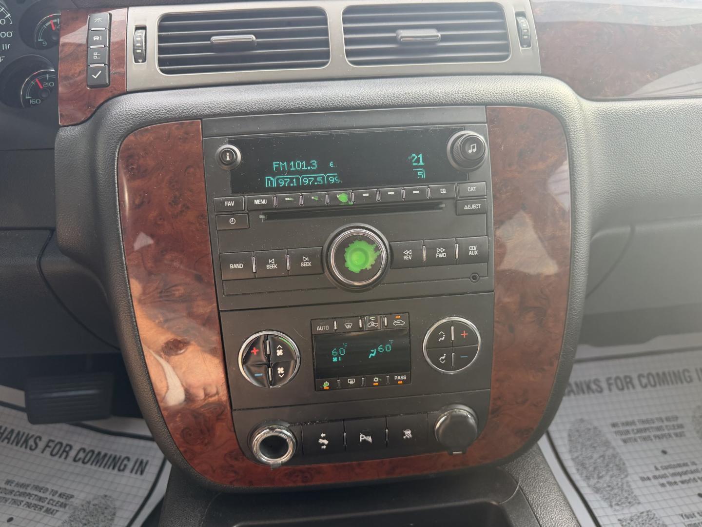 2011 SILVER CHEVROLET AVALANCHE LT (3GNMCFE08BG) , located at 922 W. Beacon St., Philadelphia, MS, 39350, (601) 650-3675, 32.770447, -89.127151- Photo#17