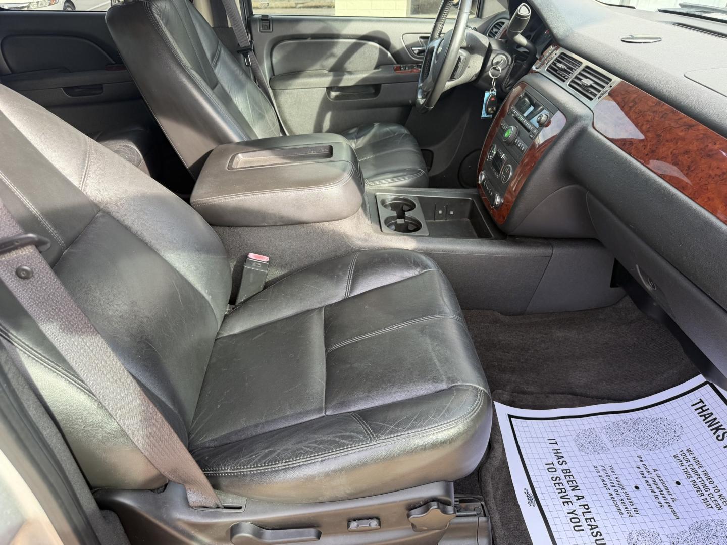 2011 SILVER CHEVROLET AVALANCHE LT (3GNMCFE08BG) , located at 922 W. Beacon St., Philadelphia, MS, 39350, (601) 650-3675, 32.770447, -89.127151- Photo#10